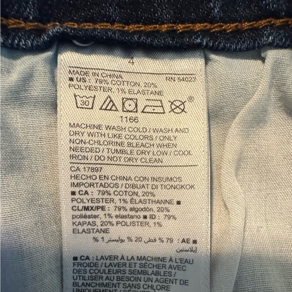 Old Navy Blue Jean Shorts Classic Design for Women - Picture 6 of 6